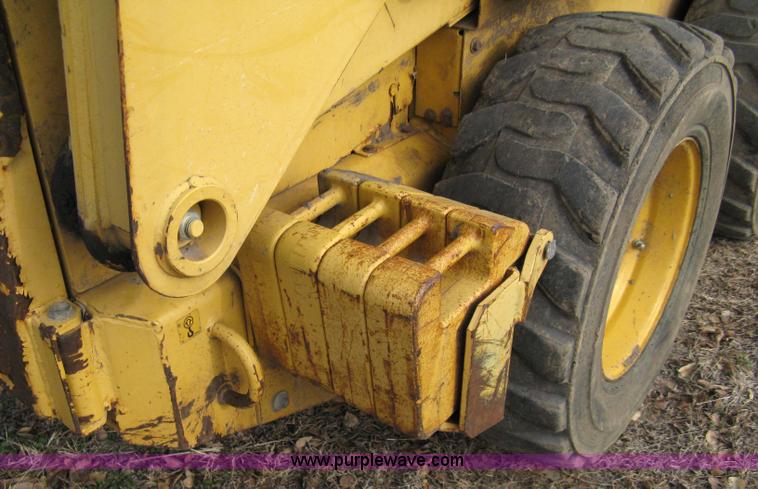 image for item 8070 1998 John Deere 7775 skid steer
