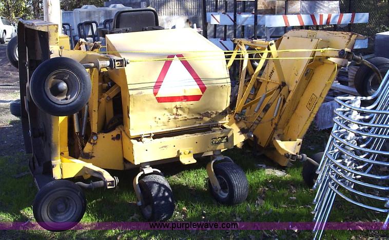 image for item 1002 1992 Excell Hustler 440 lawn mower