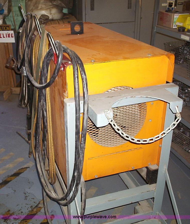 image for item 1003 Airco Heliwelder