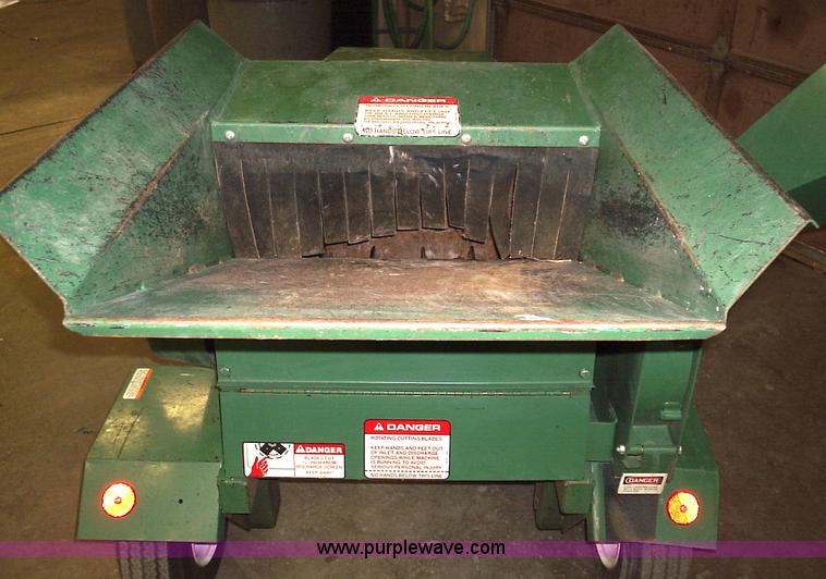 image for item 1008 Wichita trailer 233C chipper shredder