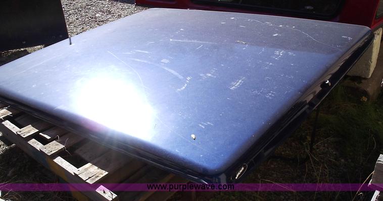 image for item 1009 Fiberglass pickup bed cover with hardware