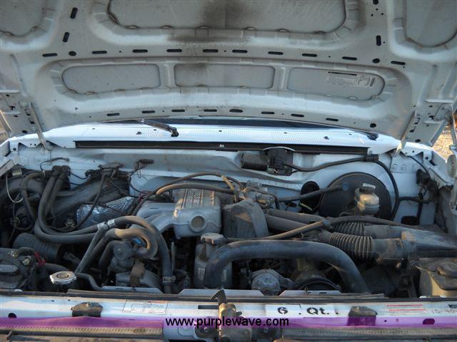 image for item 1687 1994 Ford F150 pickup truck