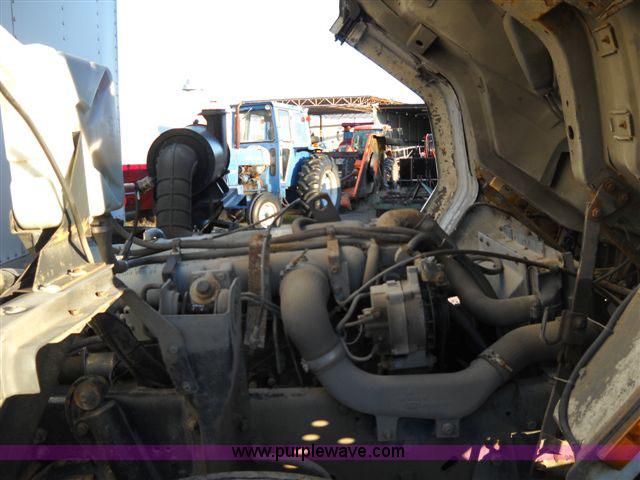 image for item 1688 1991 Ford CF7000 box truck