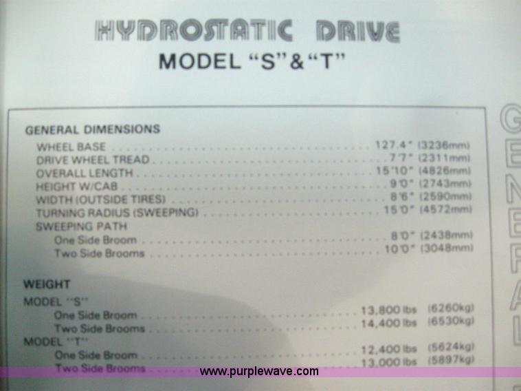 image for item 3050 1990 Elgin Pelican R160 street sweeper