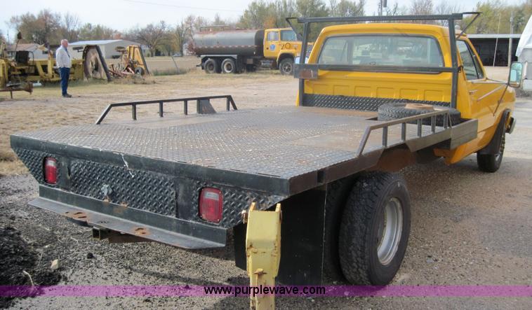 image for item 3154 1992 Dodge D350 pickup truck