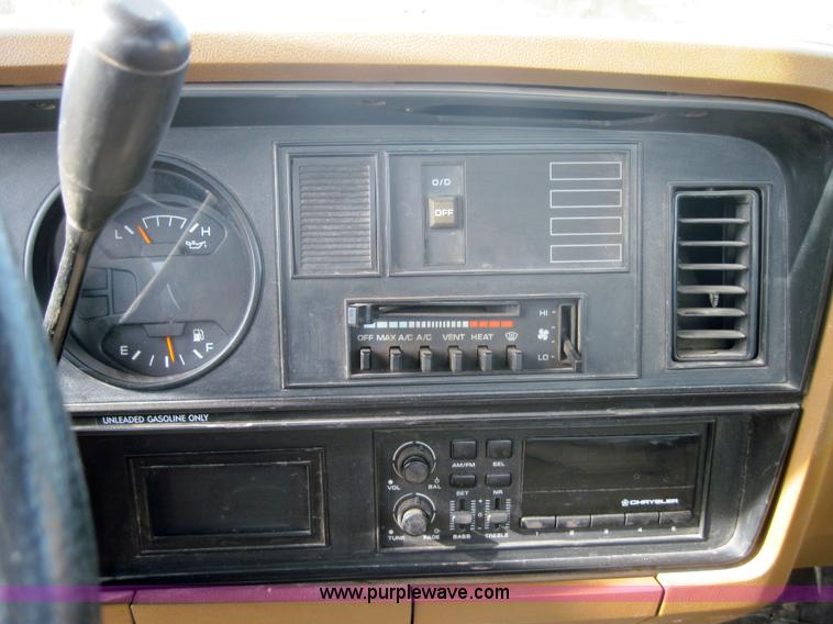 image for item 3154 1992 Dodge D350 pickup truck