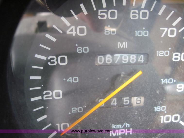 image for item 3154 1992 Dodge D350 pickup truck