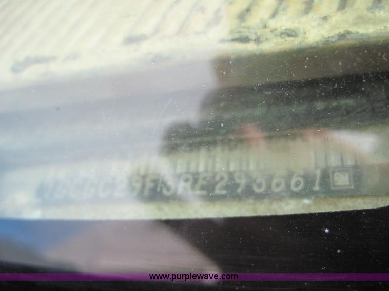 image for item 3155 1994 Chevrolet C2500 Cheyenne extended cap pickup truck