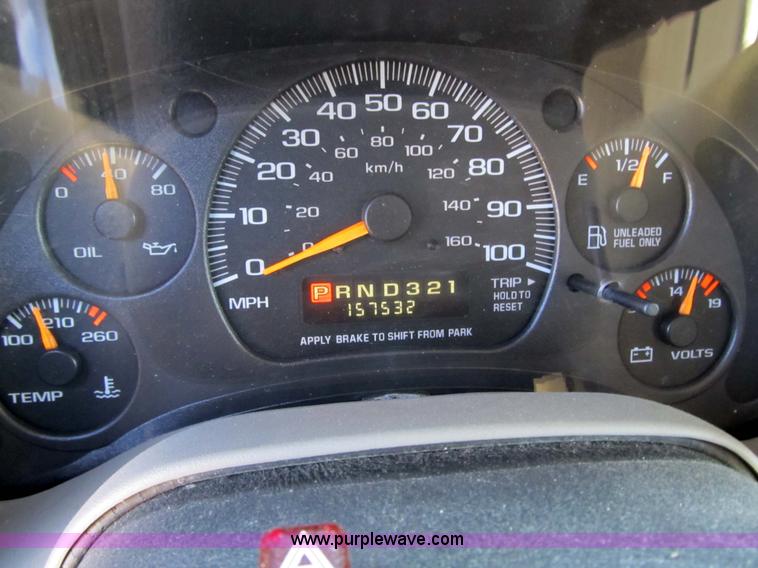 image for item 3588 2005 Chevrolet Astro six-passenger van