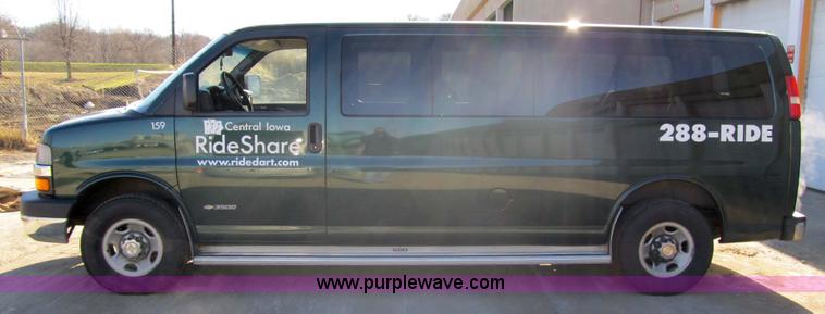 image for item 3589 2005 Chevrolet G3500 Express Stabiltrak van