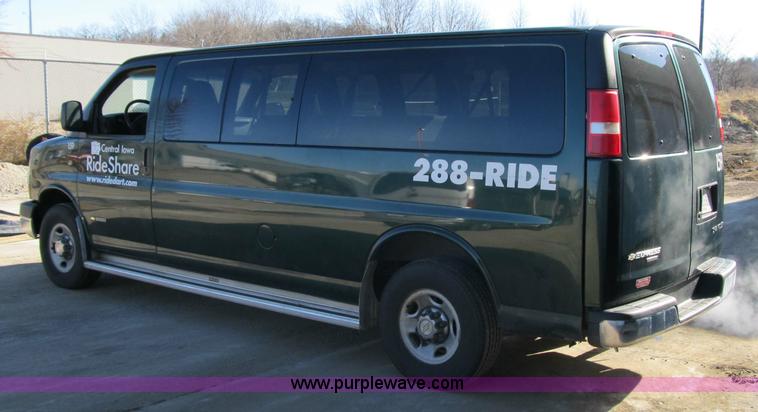 image for item 3589 2005 Chevrolet G3500 Express Stabiltrak van