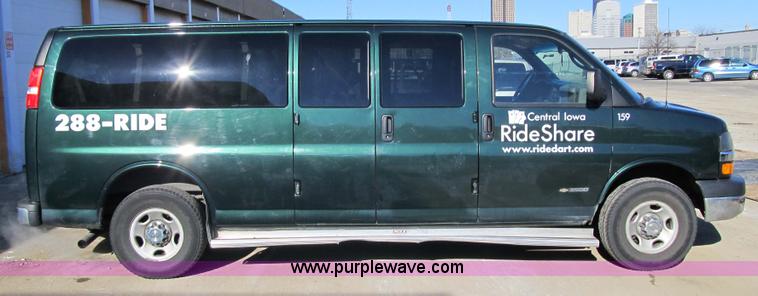 image for item 3589 2005 Chevrolet G3500 Express Stabiltrak van