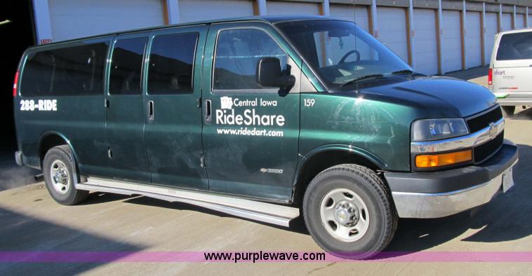 image for item 3589 2005 Chevrolet G3500 Express Stabiltrak van