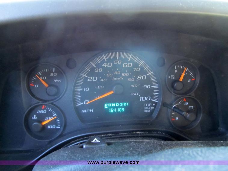 image for item 3589 2005 Chevrolet G3500 Express Stabiltrak van