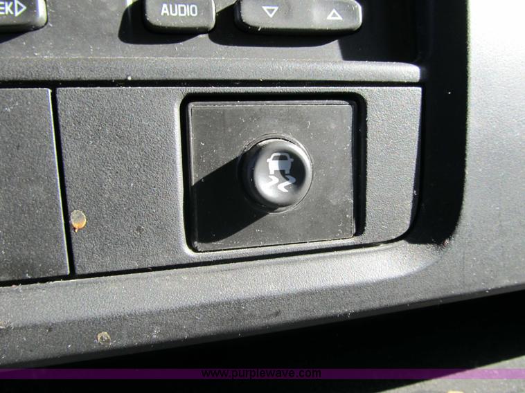 image for item 3589 2005 Chevrolet G3500 Express Stabiltrak van