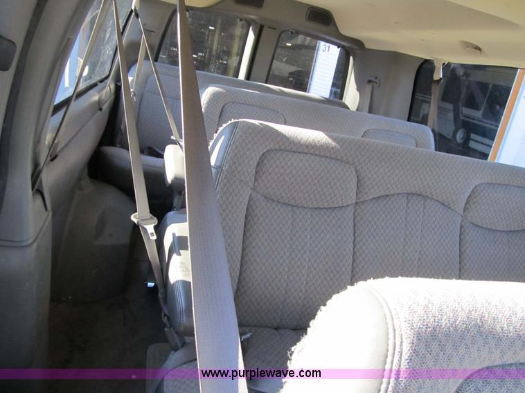 image for item 3589 2005 Chevrolet G3500 Express Stabiltrak van