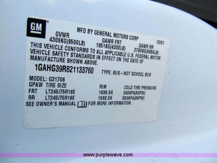 image for item 3590 2002 Chevrolet G3500 Express LS 12-passenger van