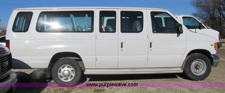 image for item 3591 2001 Ford E350 XL super duty van