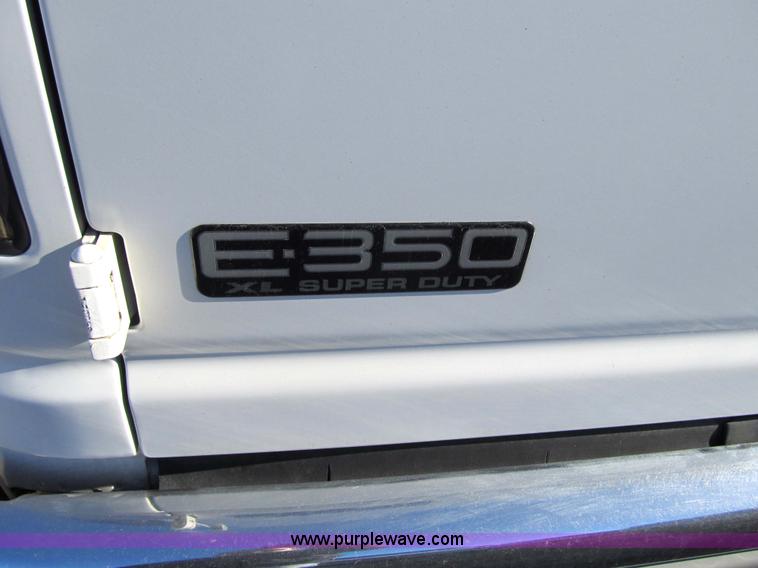 image for item 3591 2001 Ford E350 XL super duty van