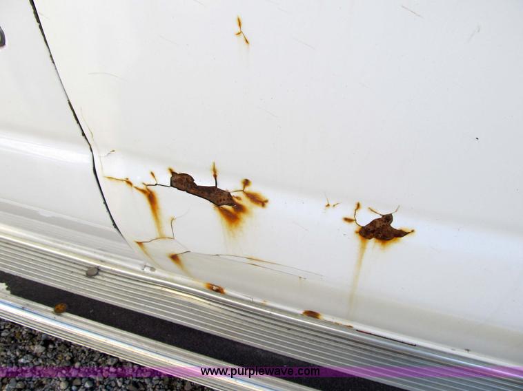 image for item 3591 2001 Ford E350 XL super duty van