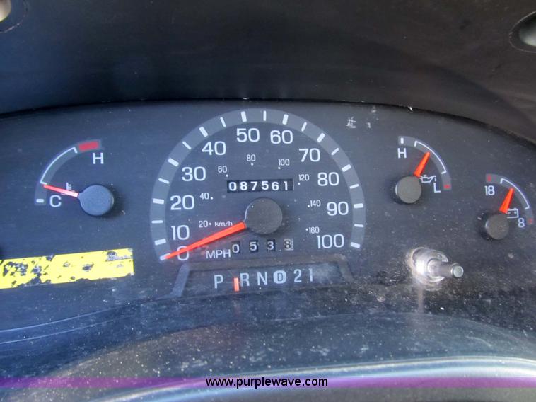 image for item 3591 2001 Ford E350 XL super duty van