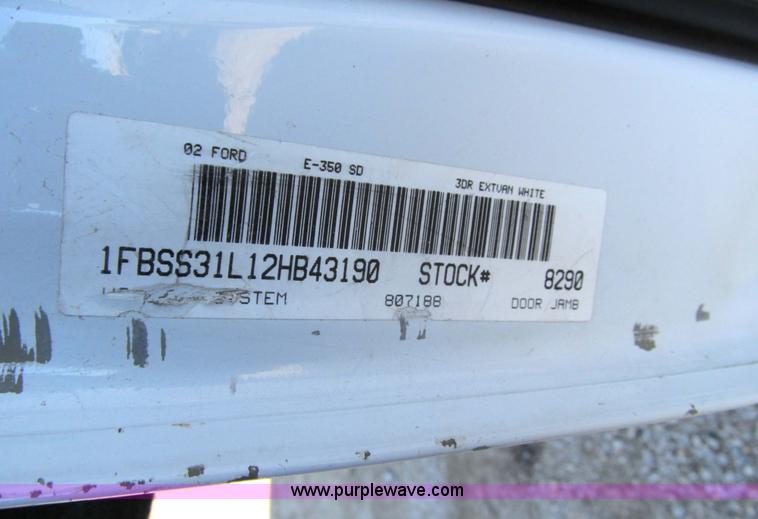 image for item 3592 2002 Ford E350 super duty XLT van