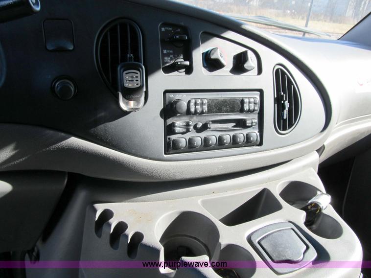 image for item 3592 2002 Ford E350 super duty XLT van