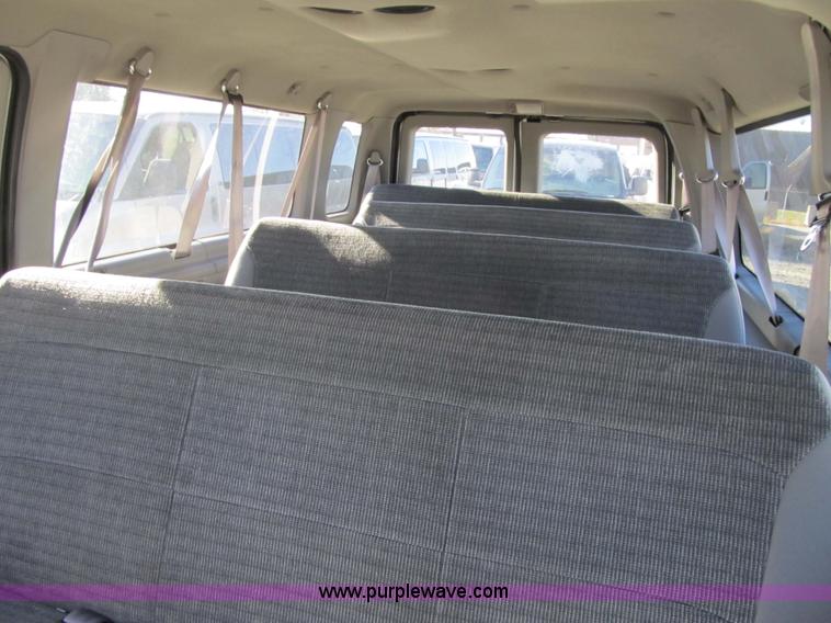 image for item 3592 2002 Ford E350 super duty XLT van