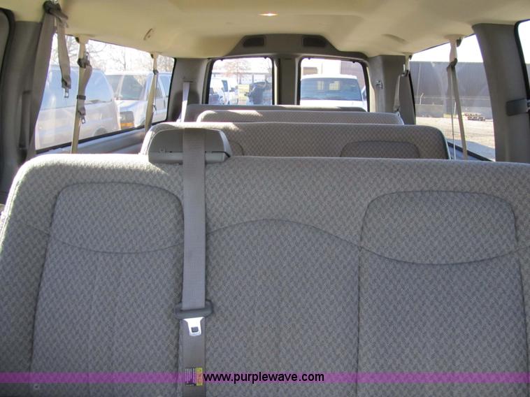 image for item 3594 2005 Chevrolet G3500 Express Stabiltrak van