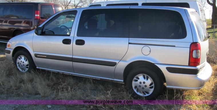 image for item 3595 2002 Chevrolet Venture van