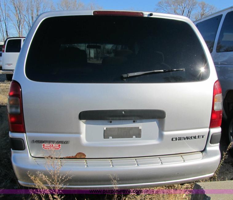 image for item 3595 2002 Chevrolet Venture van