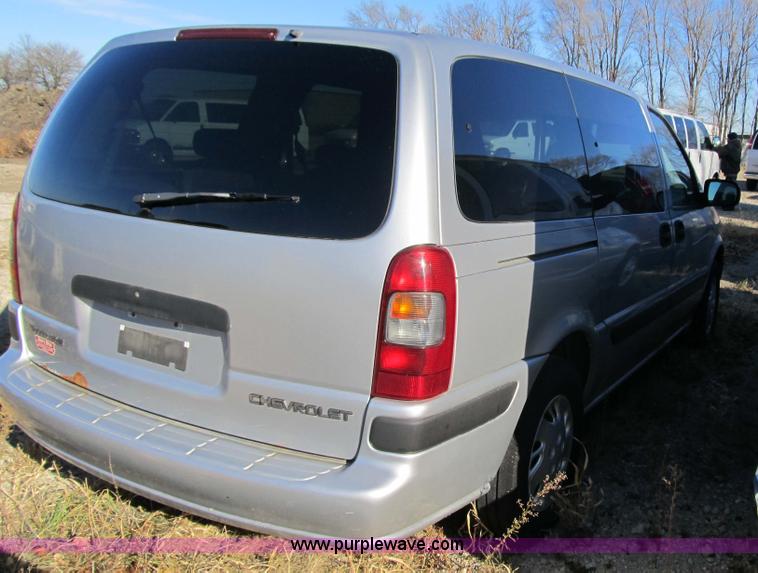 image for item 3595 2002 Chevrolet Venture van