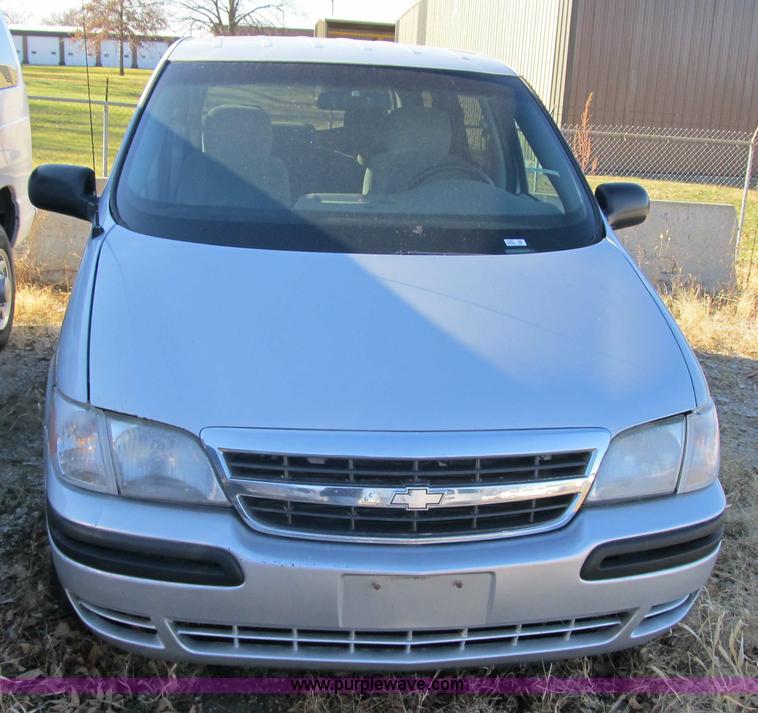 image for item 3595 2002 Chevrolet Venture van
