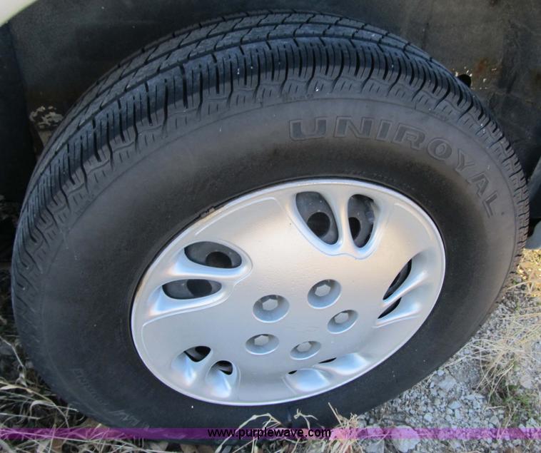 image for item 3595 2002 Chevrolet Venture van