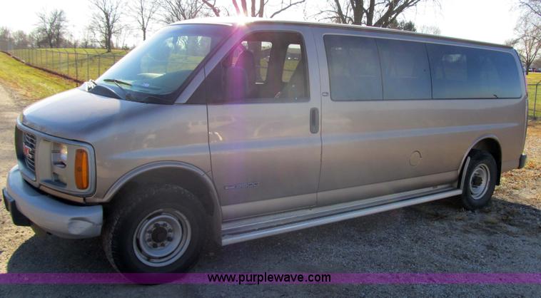 image for item 3597 2001 Chevrolet G3500 Savanna SL van