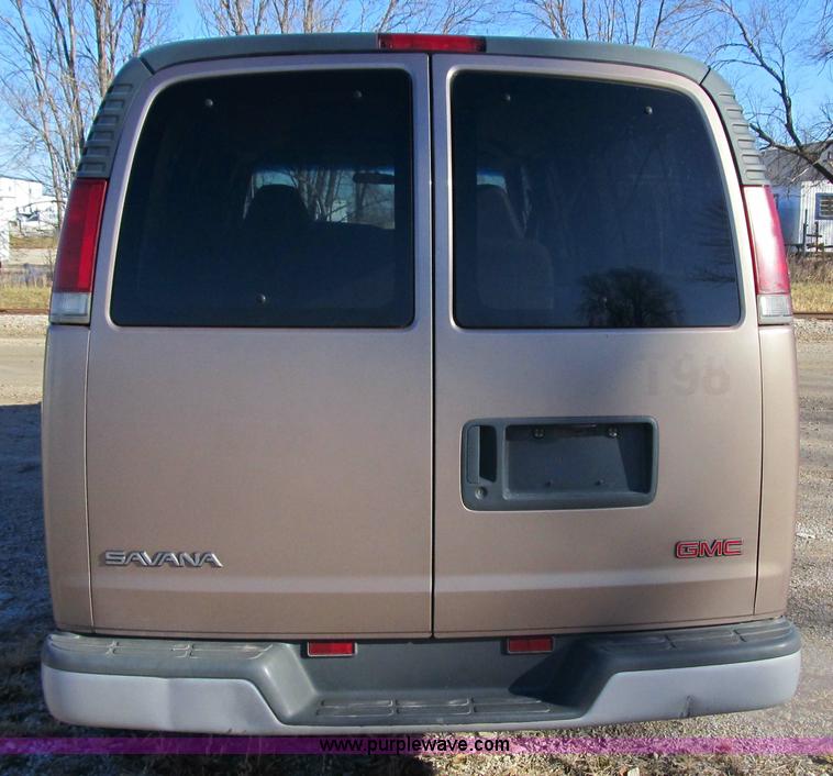image for item 3597 2001 Chevrolet G3500 Savanna SL van