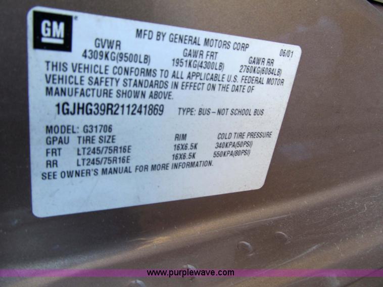 image for item 3597 2001 Chevrolet G3500 Savanna SL van