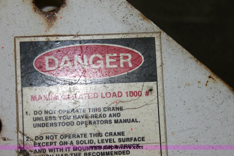 image for item 3657 Auto crane