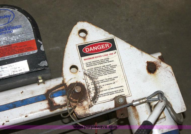 image for item 3657 Auto crane