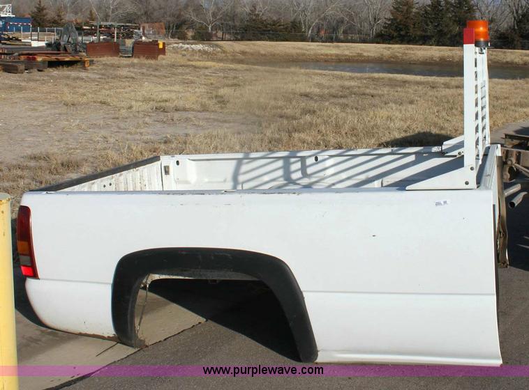 image for item 3662 Chevrolet full size truck bed