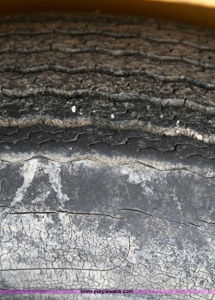 image for item 4832 Maxi-lite III Cem light tower