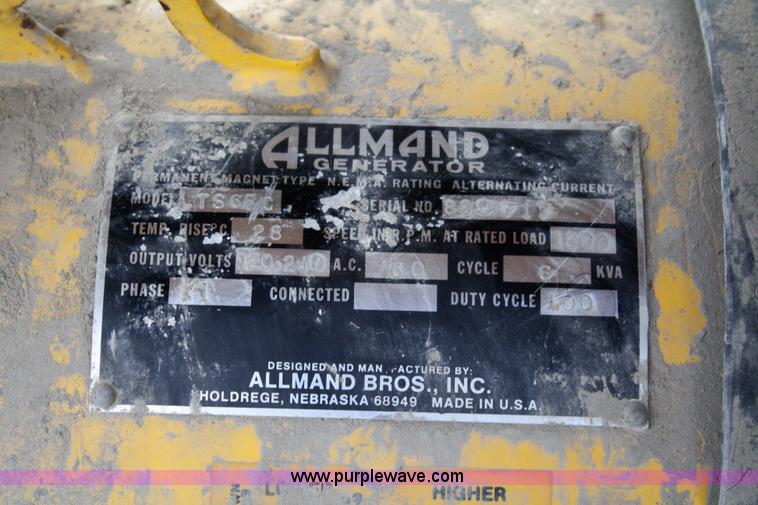 image for item 4832 Maxi-lite III Cem light tower