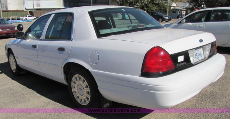 image for item 5129 2003 Ford Crown Victoria police intercepter