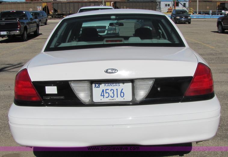 image for item 5129 2003 Ford Crown Victoria police intercepter
