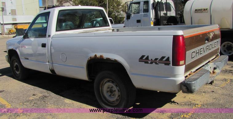 image for item 5132 1993 Chevrolet 1500 pickup