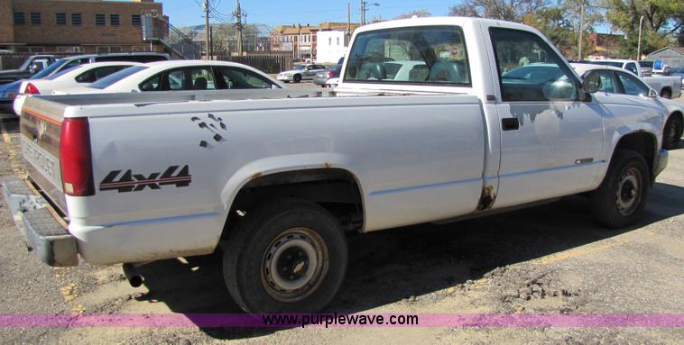 image for item 5132 1993 Chevrolet 1500 pickup