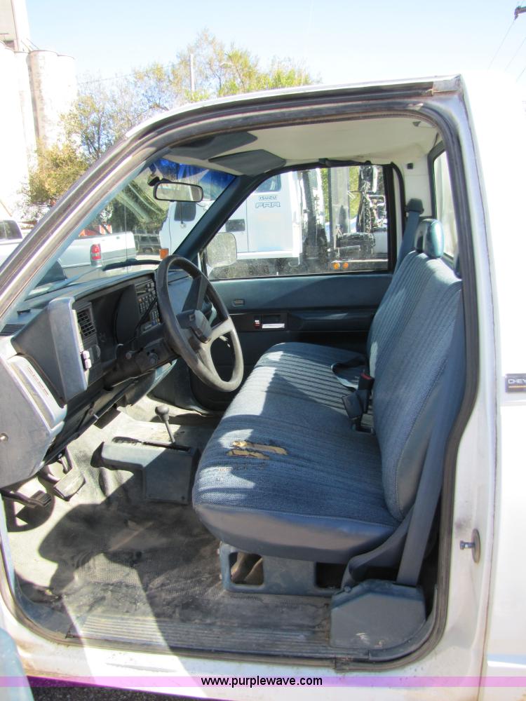 image for item 5132 1993 Chevrolet 1500 pickup