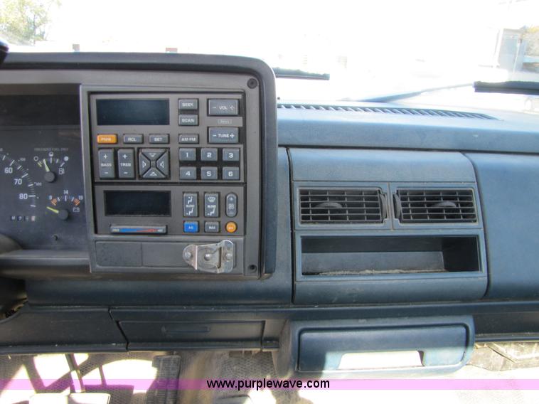 image for item 5132 1993 Chevrolet 1500 pickup