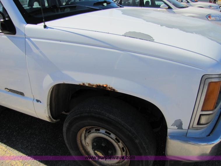 image for item 5132 1993 Chevrolet 1500 pickup