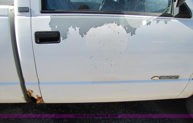 image for item 5132 1993 Chevrolet 1500 pickup